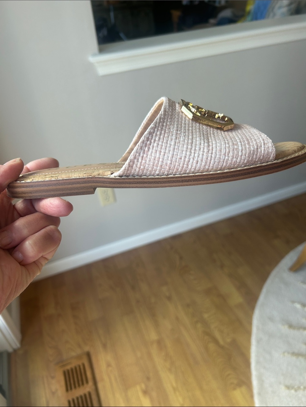 GUESS Blush Pink Slide Mules with Gold Logo Accent - Picture 4 of 4